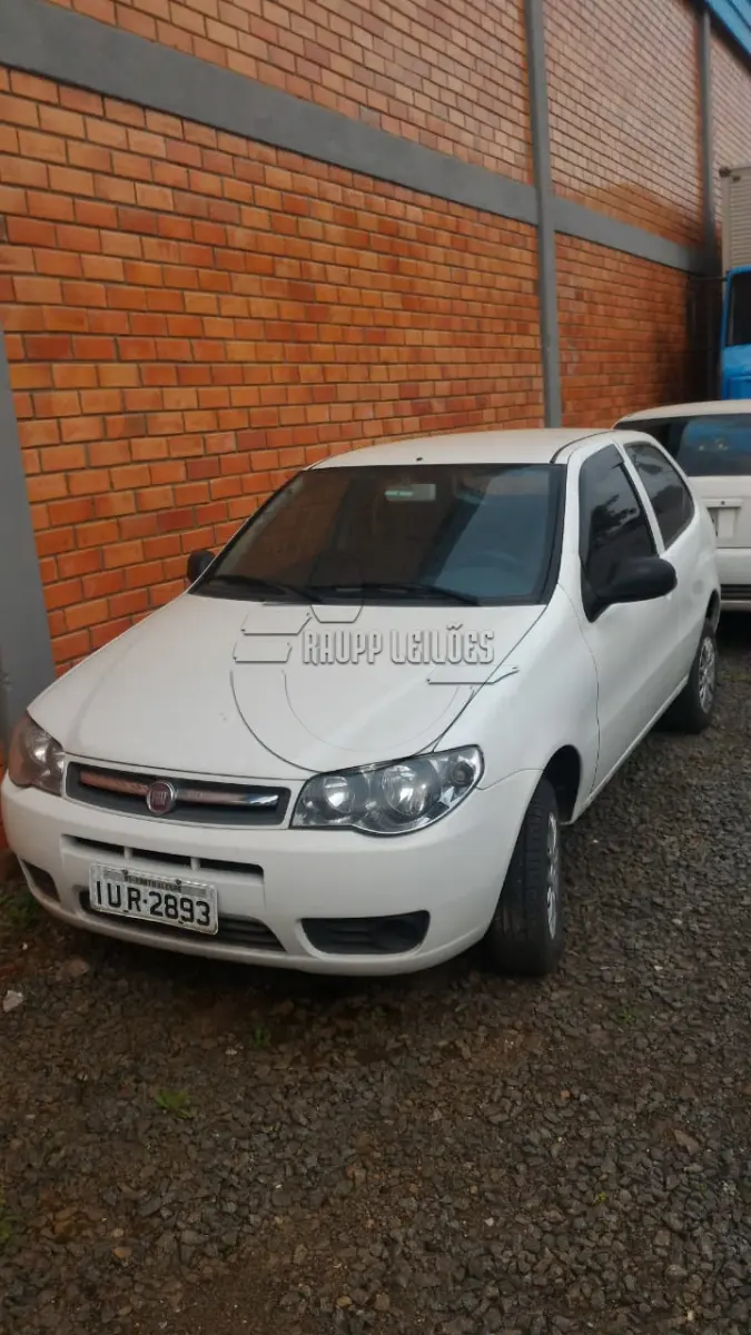 LOTE 003 - FIAT PÁLIO FIRE ECONOMY 2013/2014 - PLACA IUR-2893