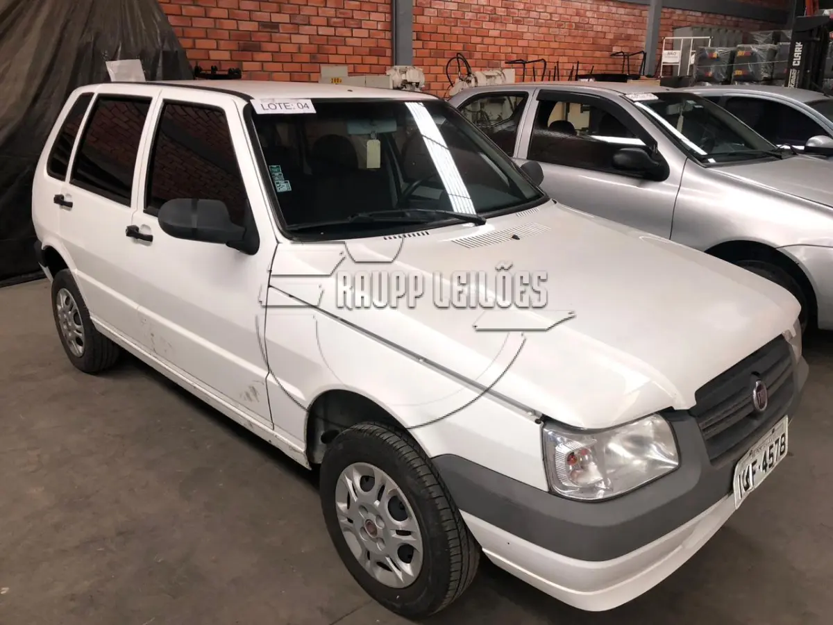 LOTE 004 - FIAT UNO MILLE ECONOMY 2013 - PLACA IUF-4578