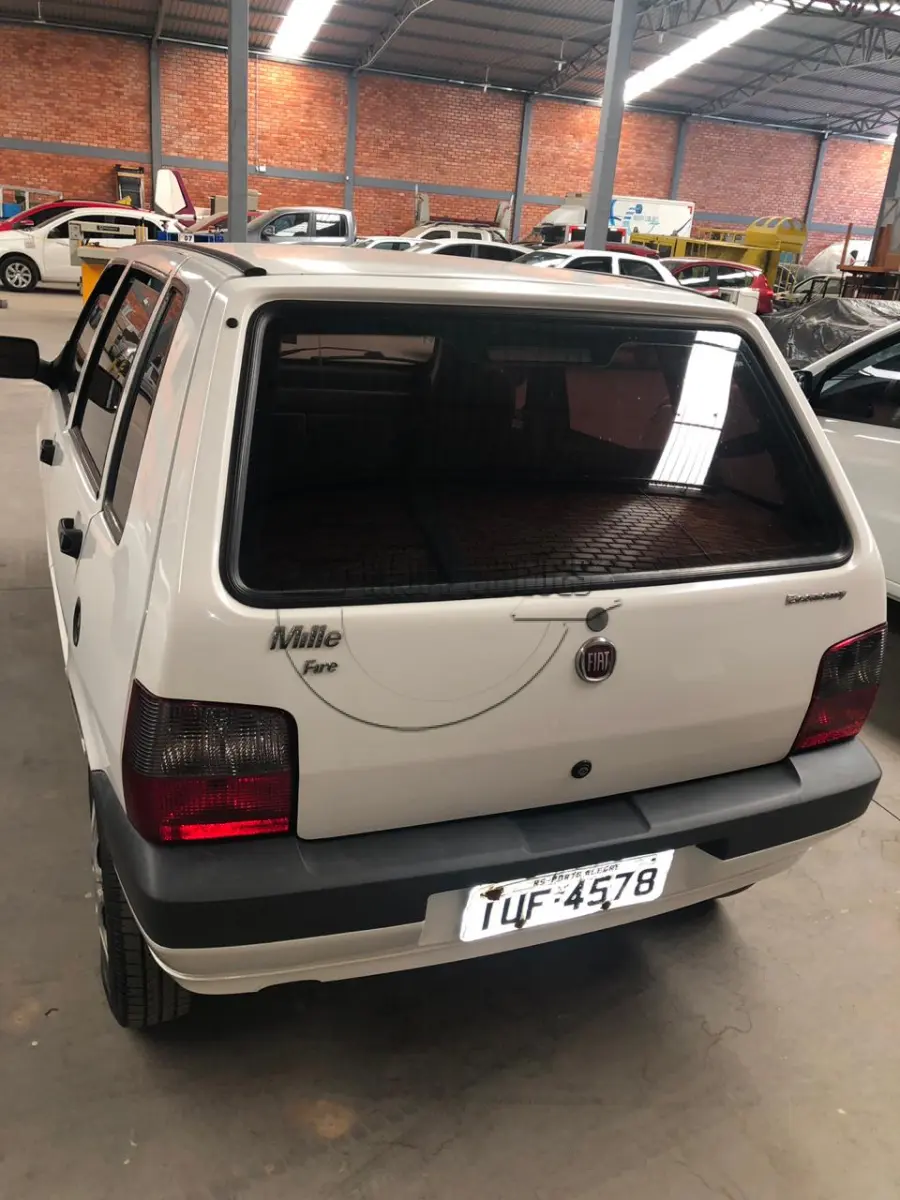LOTE 004 - FIAT UNO MILLE ECONOMY 2013 - PLACA IUF-4578