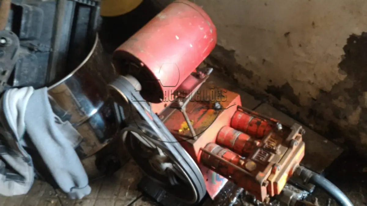 LOTE 007 - Lavadora - Compressor - 02 aspiradores