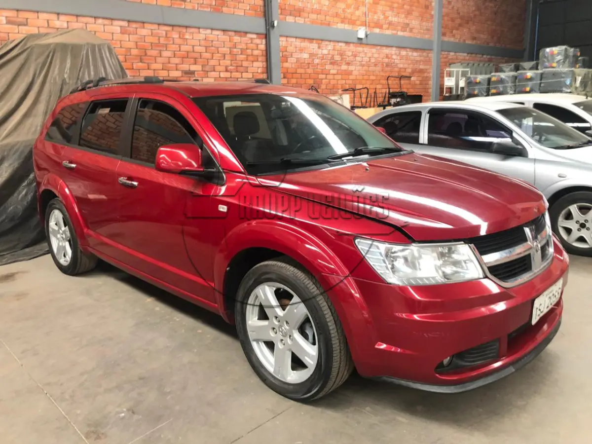 LOTE 024 - Um veículo I/Dodge Journey R/T