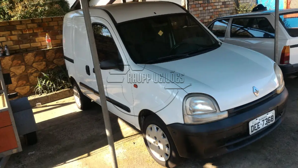 LOTE 019 - Um veículo I/Renault Kangoo