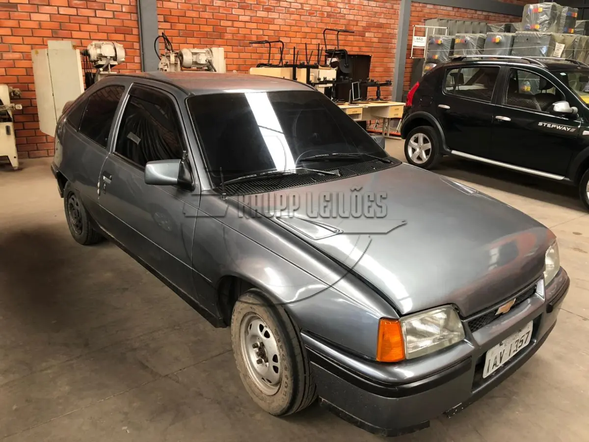 LOTE 005 - veículo GM/Kadett GS