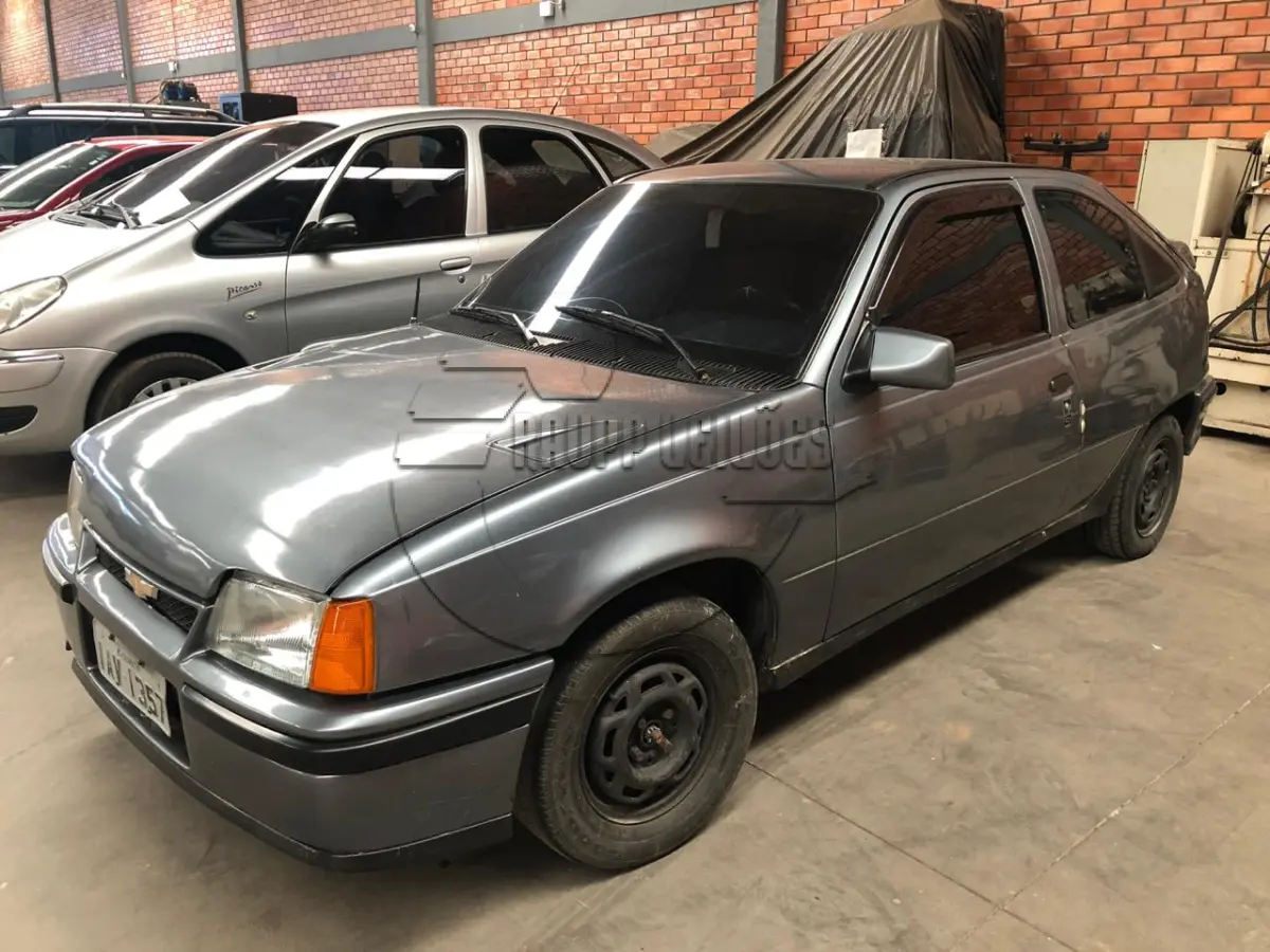 LOTE 005 - veículo GM/Kadett GS