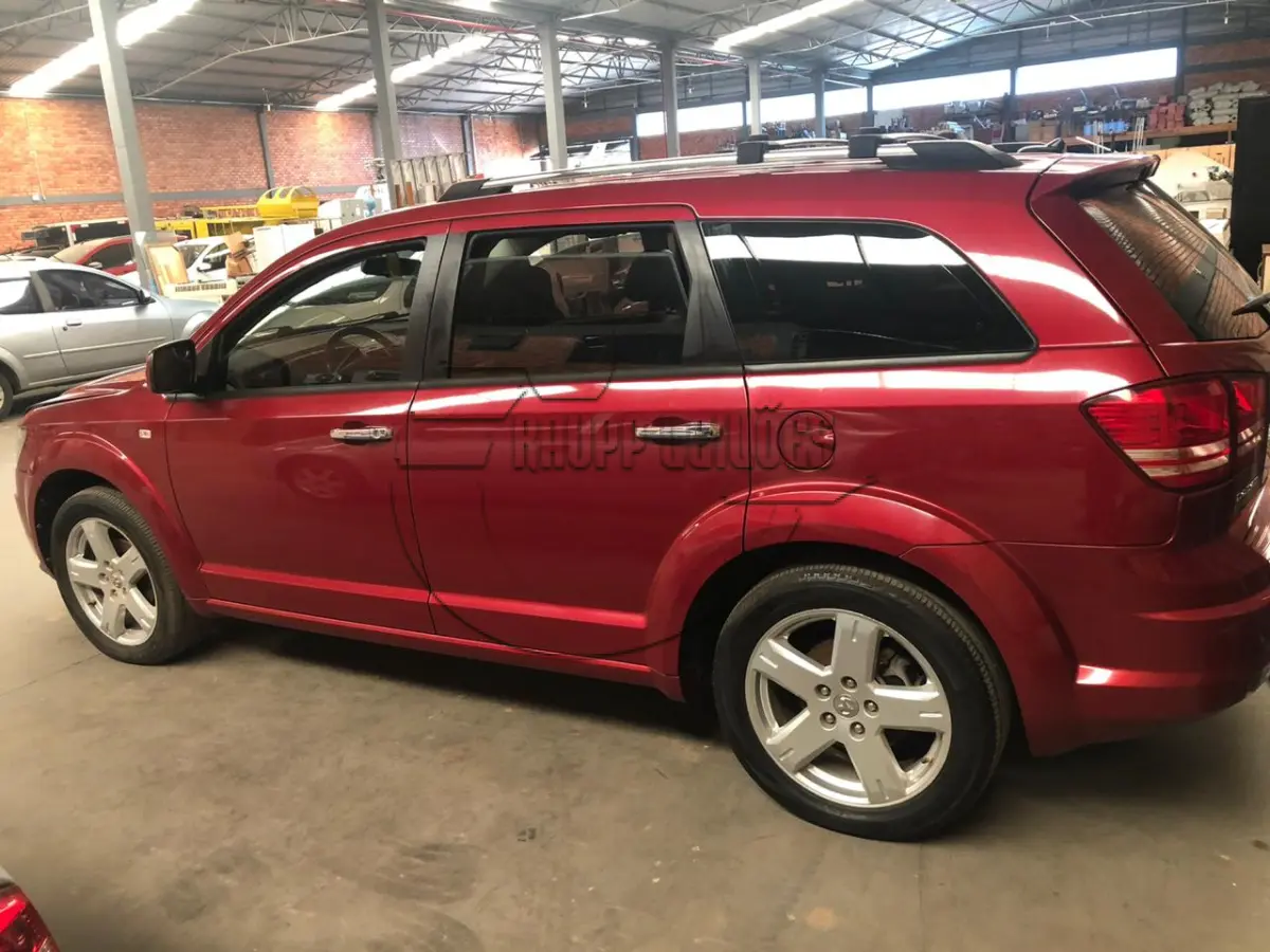 LOTE 024 - Um veículo I/Dodge Journey R/T
