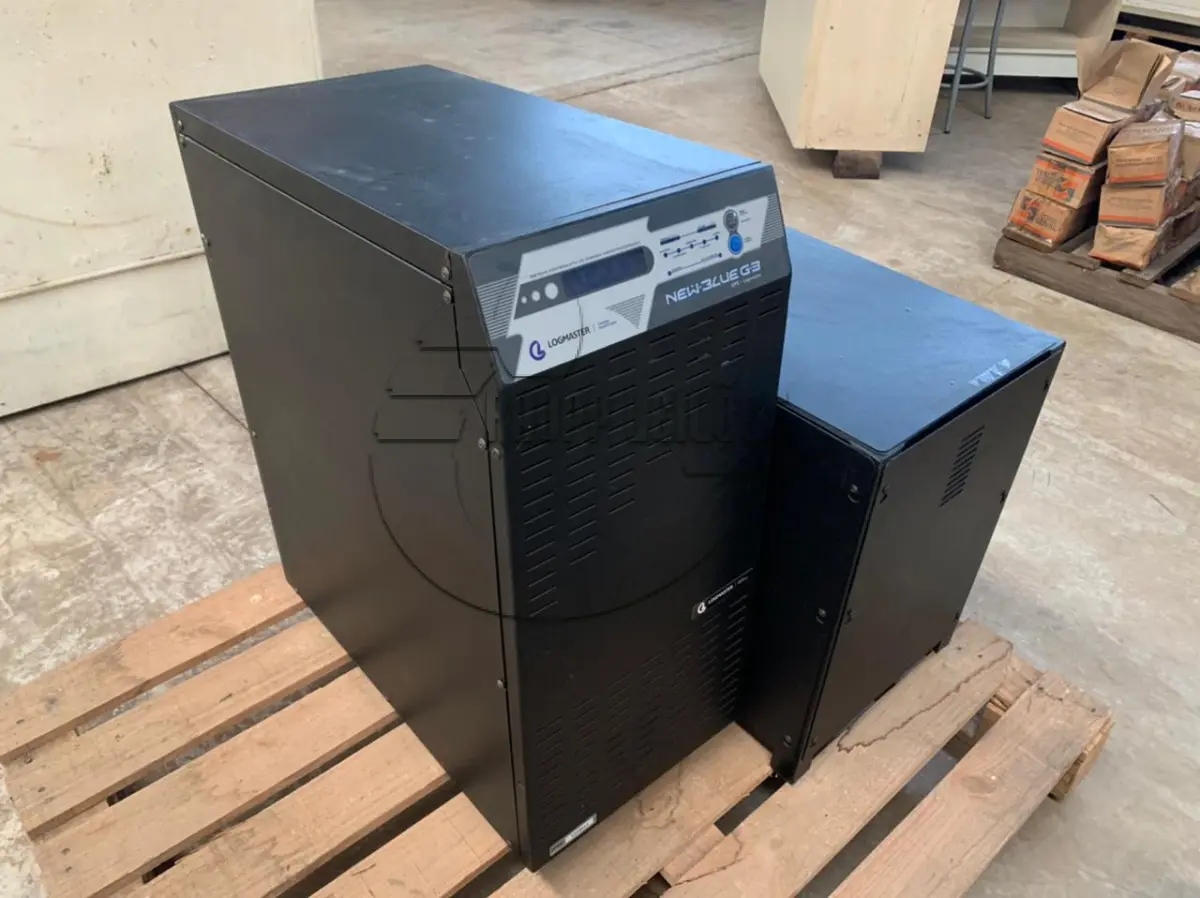 LOTE 021 - Um nobreak marca Logmaster