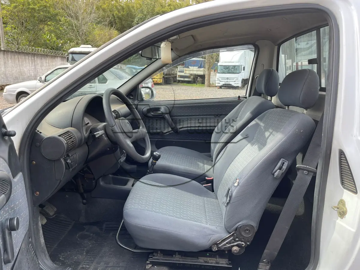 LOTE 002 - Um veículo GM/corsa ST
