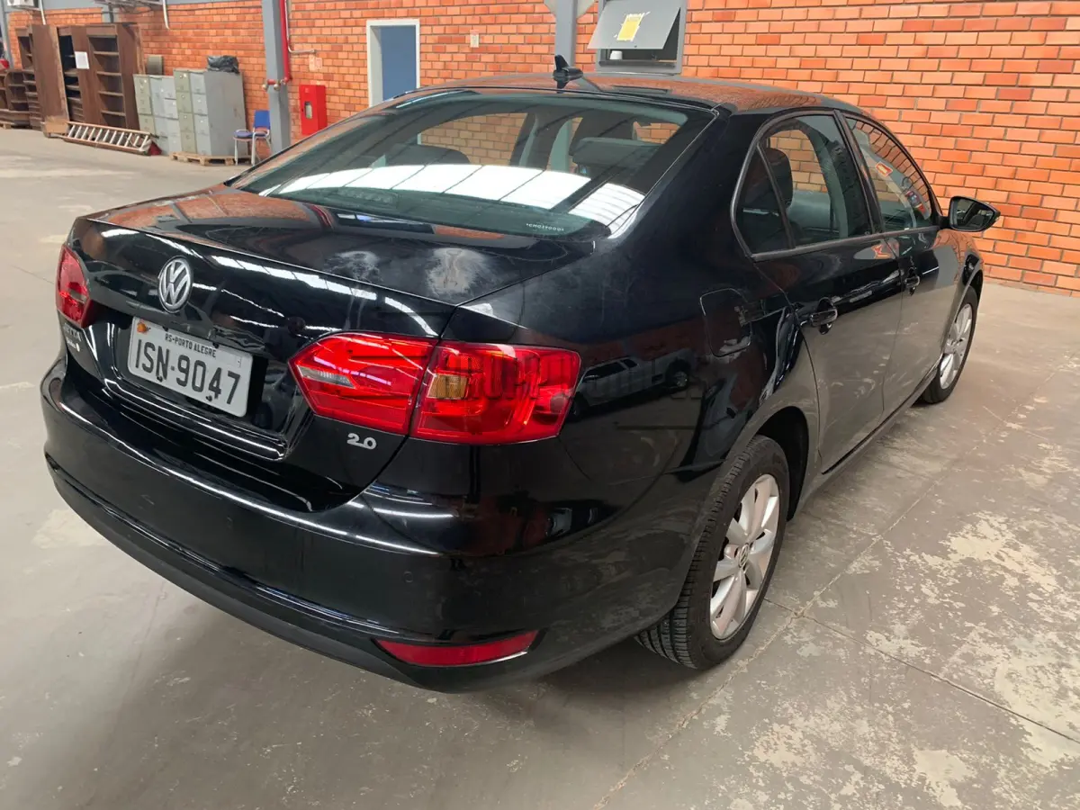 LOTE 022 - Um veículo marca I/VW JETTA 2.0