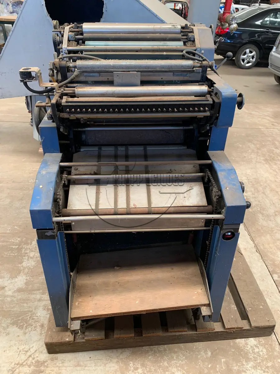 LOTE 021 - Uma máquina impressora flexográfica