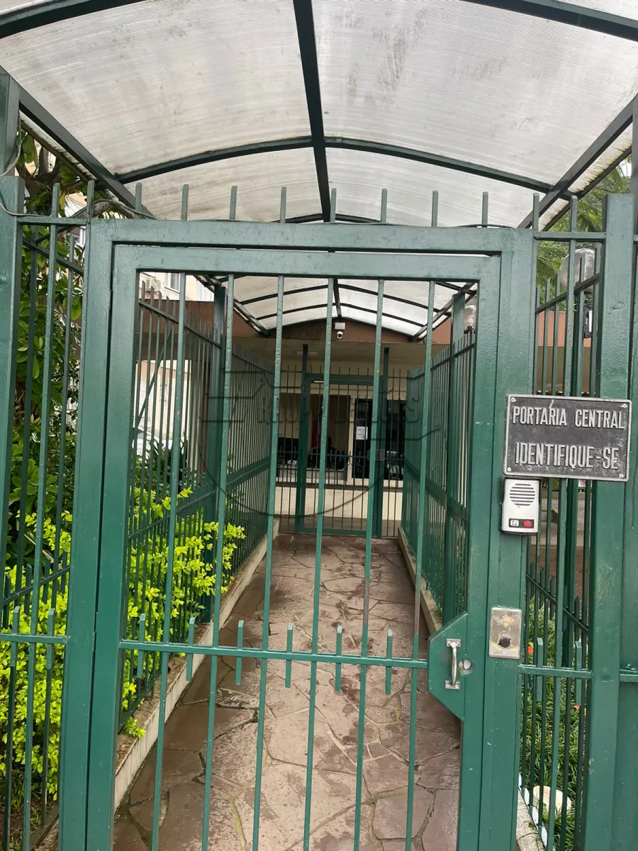 LOTE 001 - O apartamento 104 do Edifício Jangadeiro, c/ 83,49m², no Conjunto Residencial Poente da Vila - Vila Assunção - Porto Alegre/RS (02º LEILÃO TRABALHISTA)
