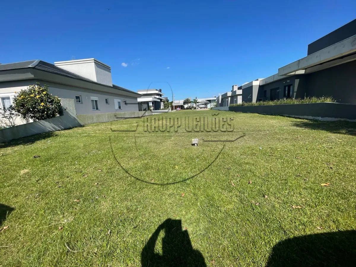 LOTE 001 - 02ª DATA - (CAPÃO DA CANOA/RS) Um terreno, c/ área de 387,50m², no Condomínio Dubai Resort