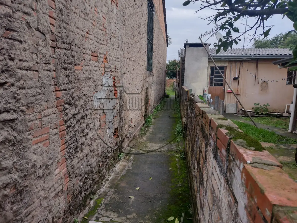 LOTE 001 - (SAPUCAIA DO SUL/RS) Um terreno de 160,06m², com benfeitorias de aprox. 112,00m²,  em Sapucaia do Sul/RS - Bairro Santa Catarina