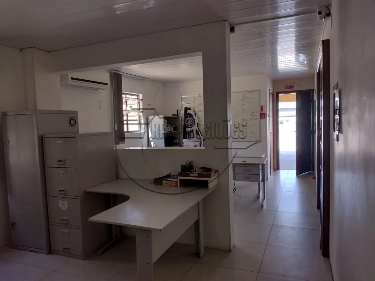 LOTE 001 - 02ª DATA | (SÃO JOSÉ/SC) Uma casa de 334,24m², Bairro Forquilhinas, São José/SC + diversos mobiliários e eletrônicos