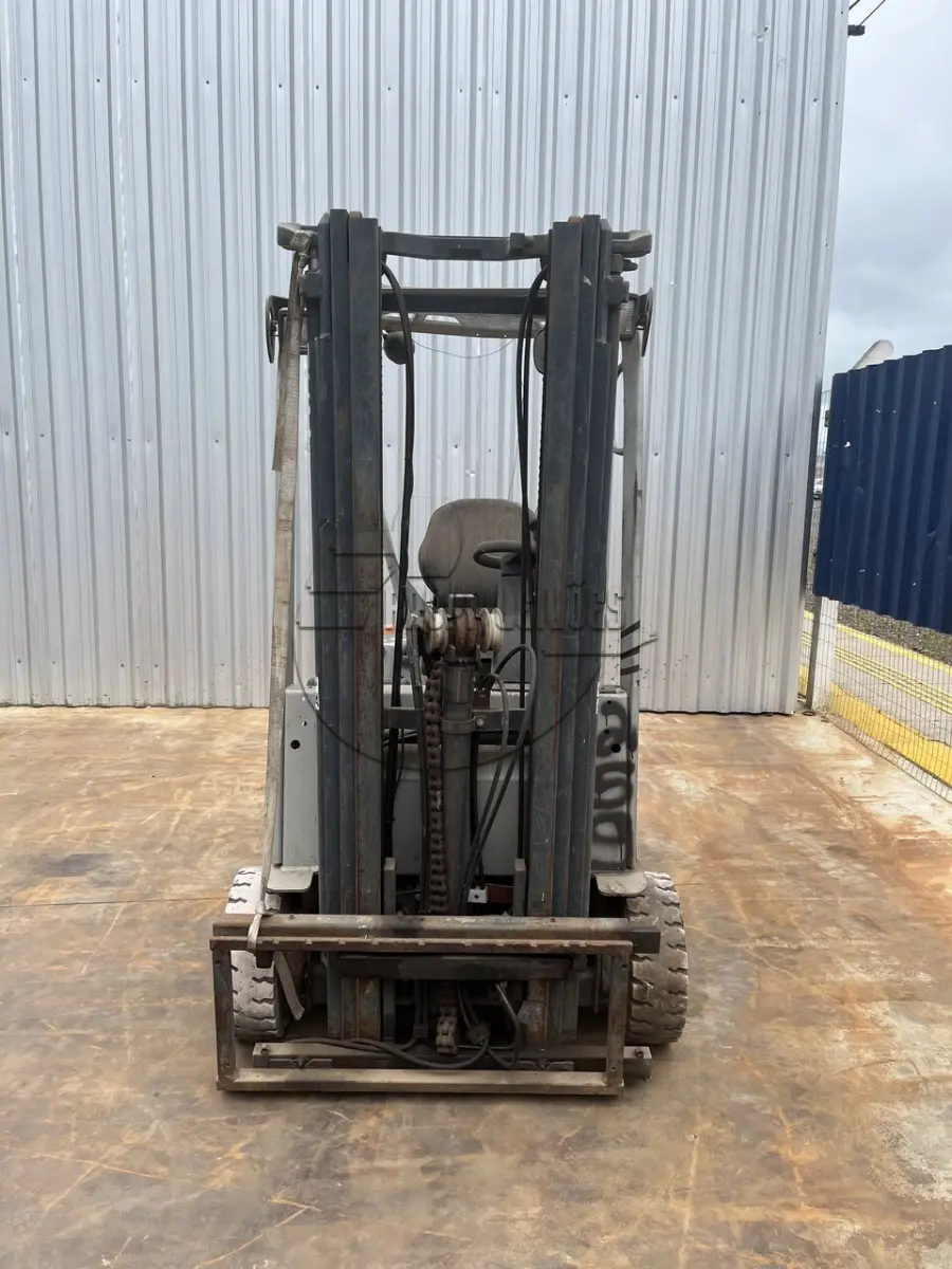 LOTE 015 - Uma empilhadeira elétrica, modelo RX50-16