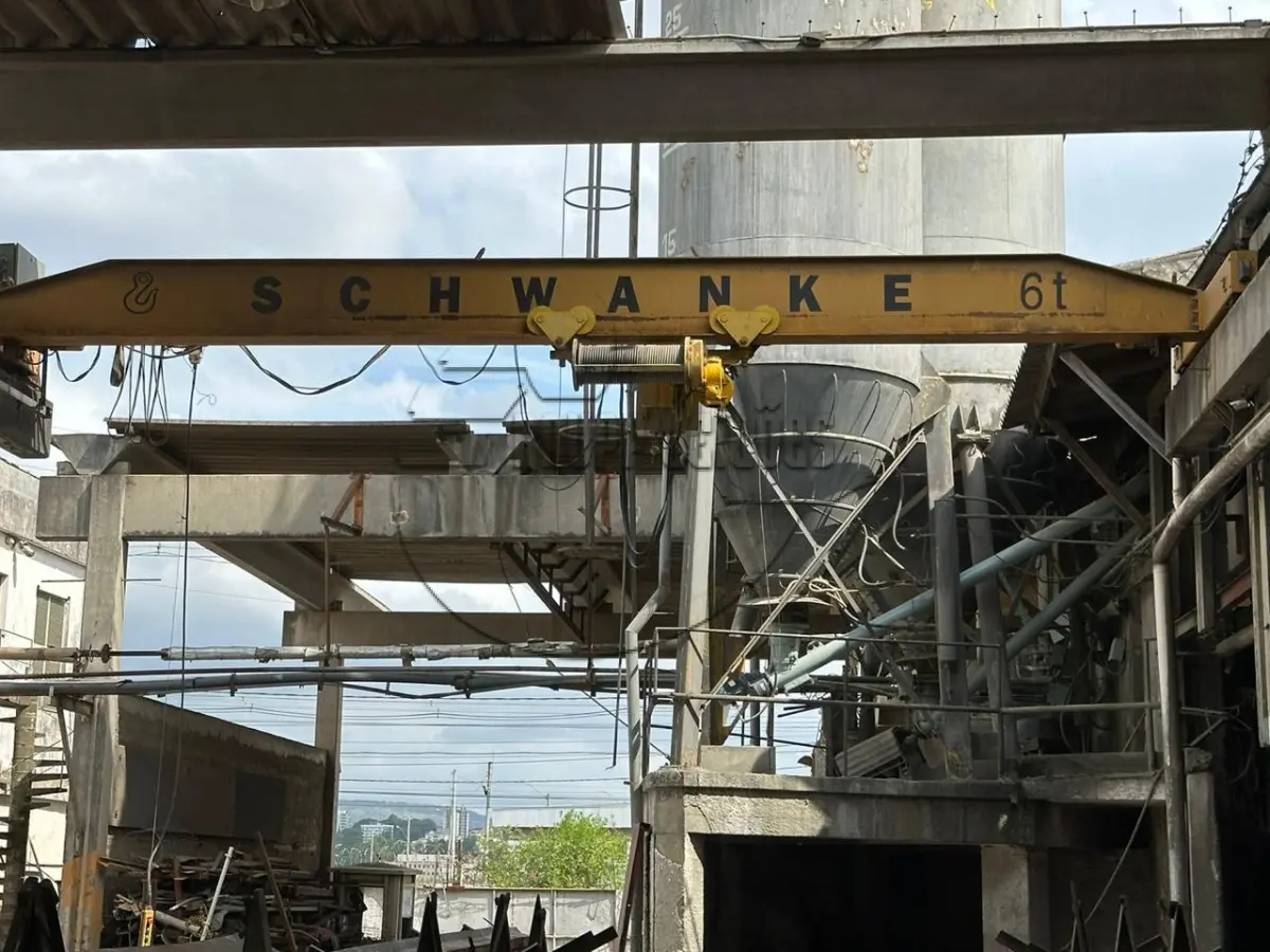 LOTE 004 - 02ª DATA | Uma ponte rolante, instalada na planta industrial da empresa