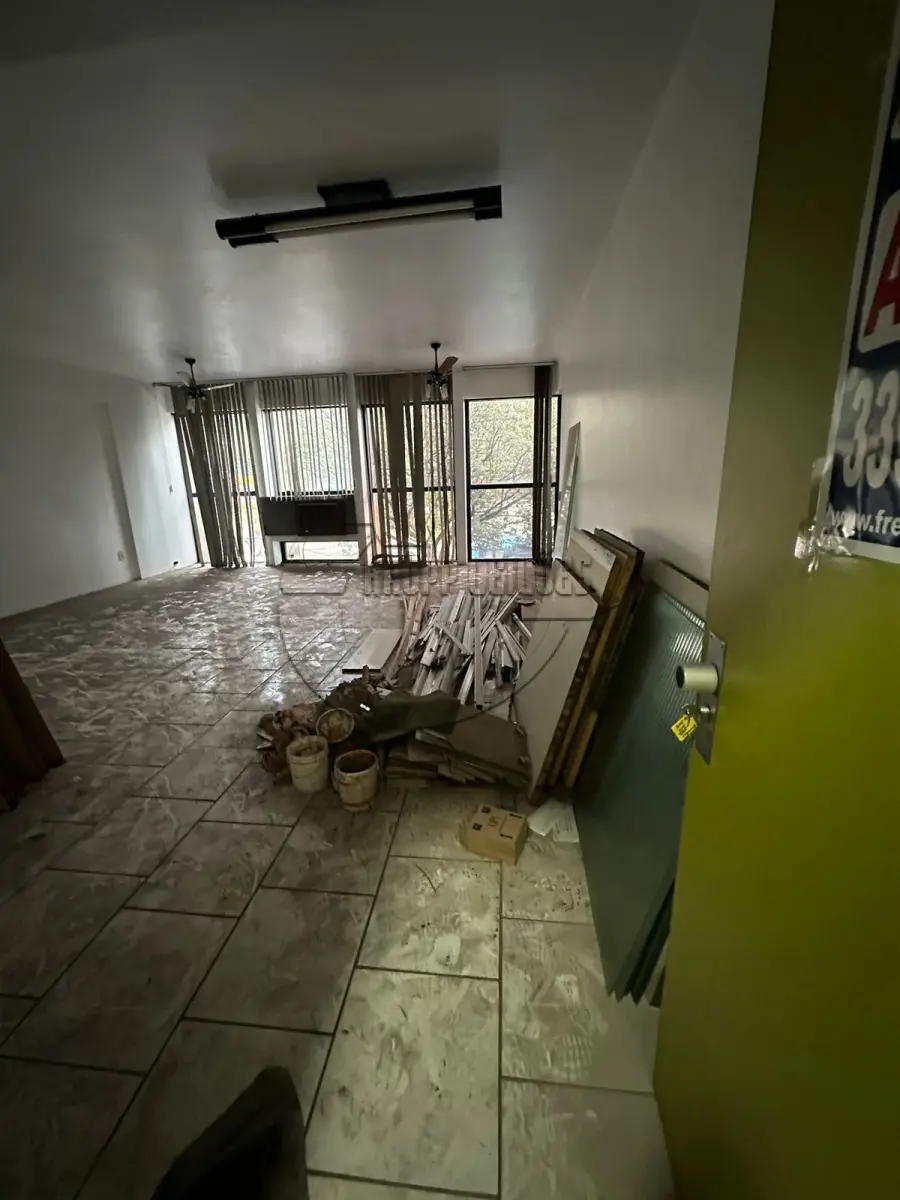 LOTE 021 - (PORTO ALEGRE/RS) Conjunto 205, c/46,70m², do Edifício Bispo Pithan, Avenida Teresópolis, nº 2958