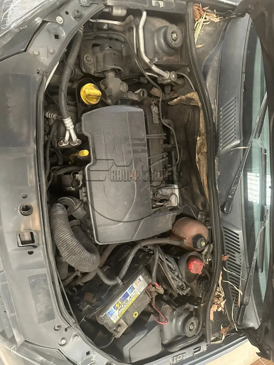 LOTE 013 - Um veículo Renault Clio, ano/modelo 2011/2011