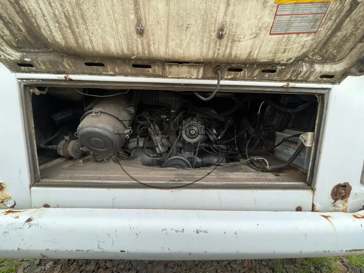 LOTE 014 - Um veículo VW/Kombi, ano/mod. 1999/1999