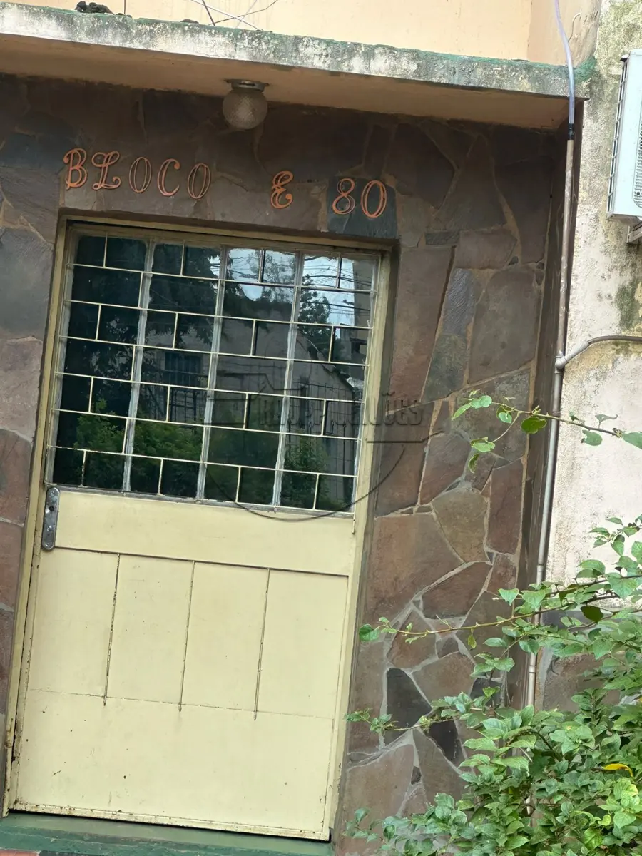 LOTE 002 - 02ª DATA | (PORTO ALEGRE) Um apartamento no Bairro Santa Rosa de Lima, c/ 45,87m²