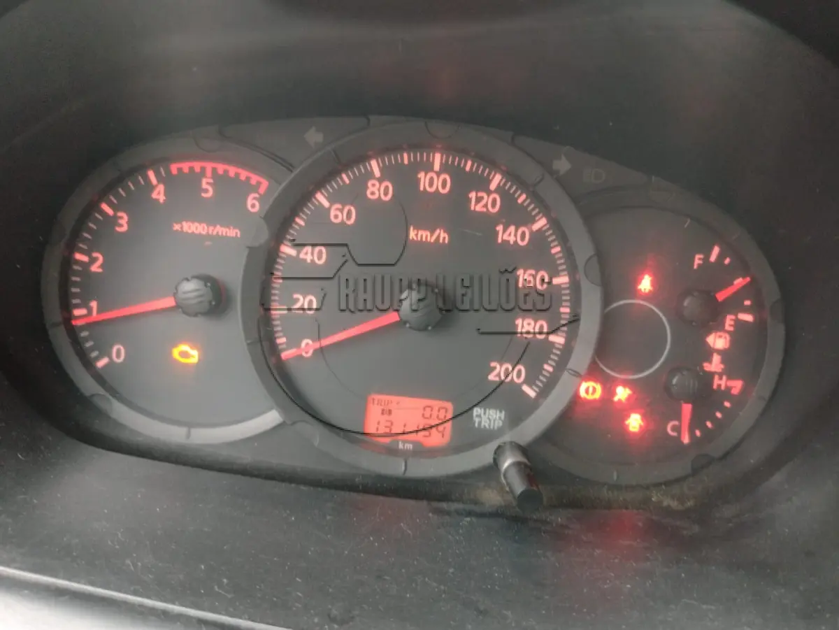 LOTE 002 - 02ª DATA | Camioneta L200 Triton, ano 20017/2018