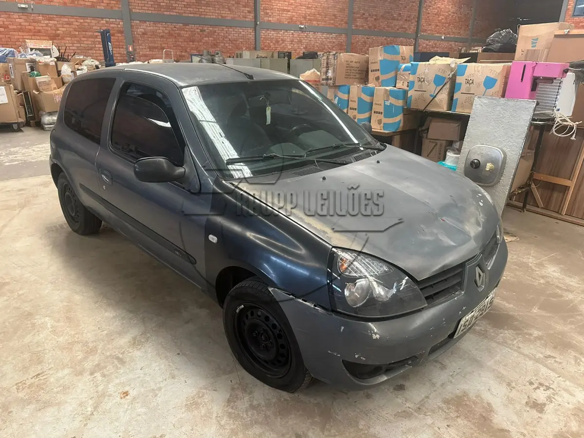 LOTE 013 - Um veículo Renault Clio, ano/modelo 2011/2011