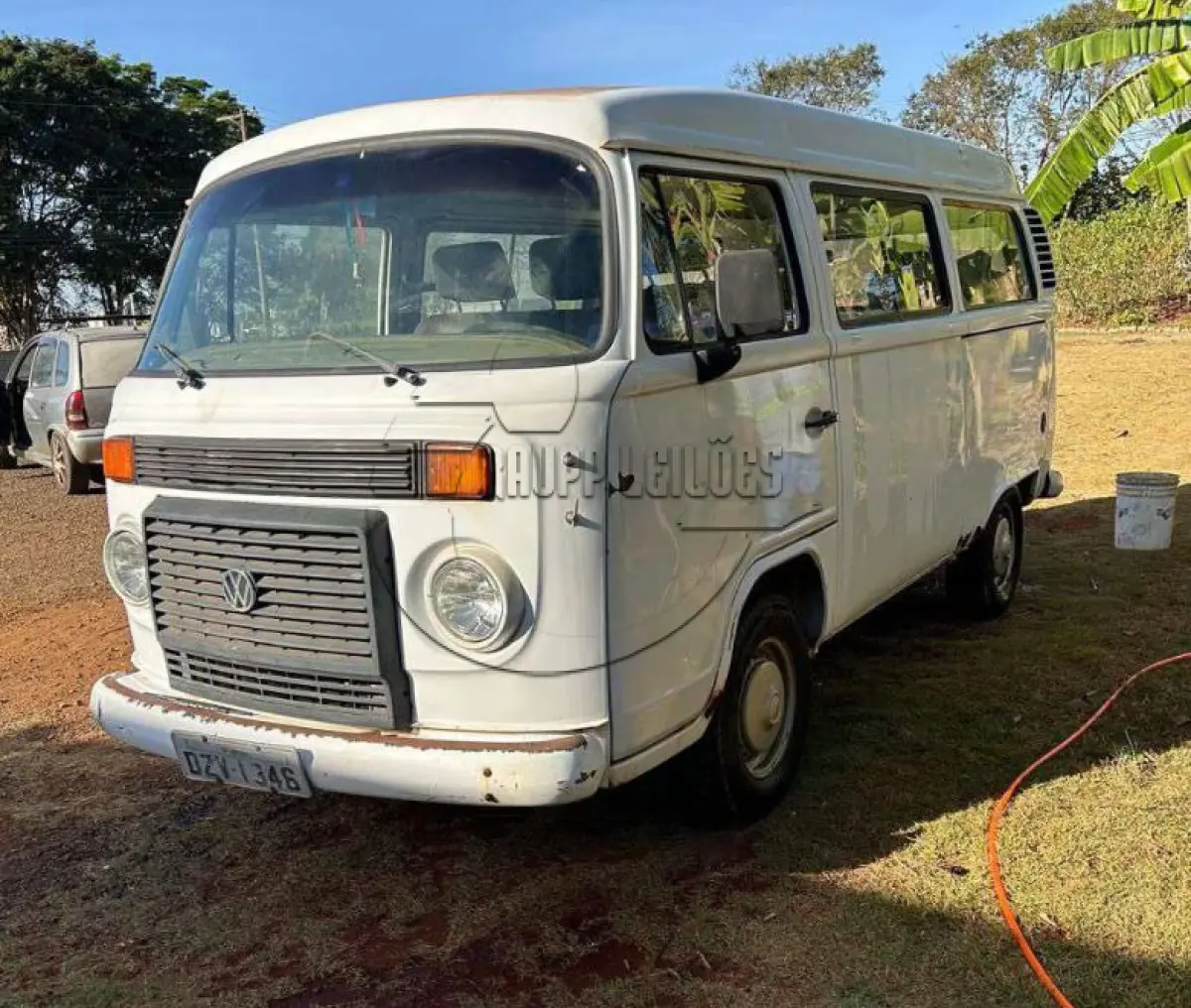 LOTE 006 - 02ª DATA | Um veículo VW/KOMBI, ano/modelo 2008/2008