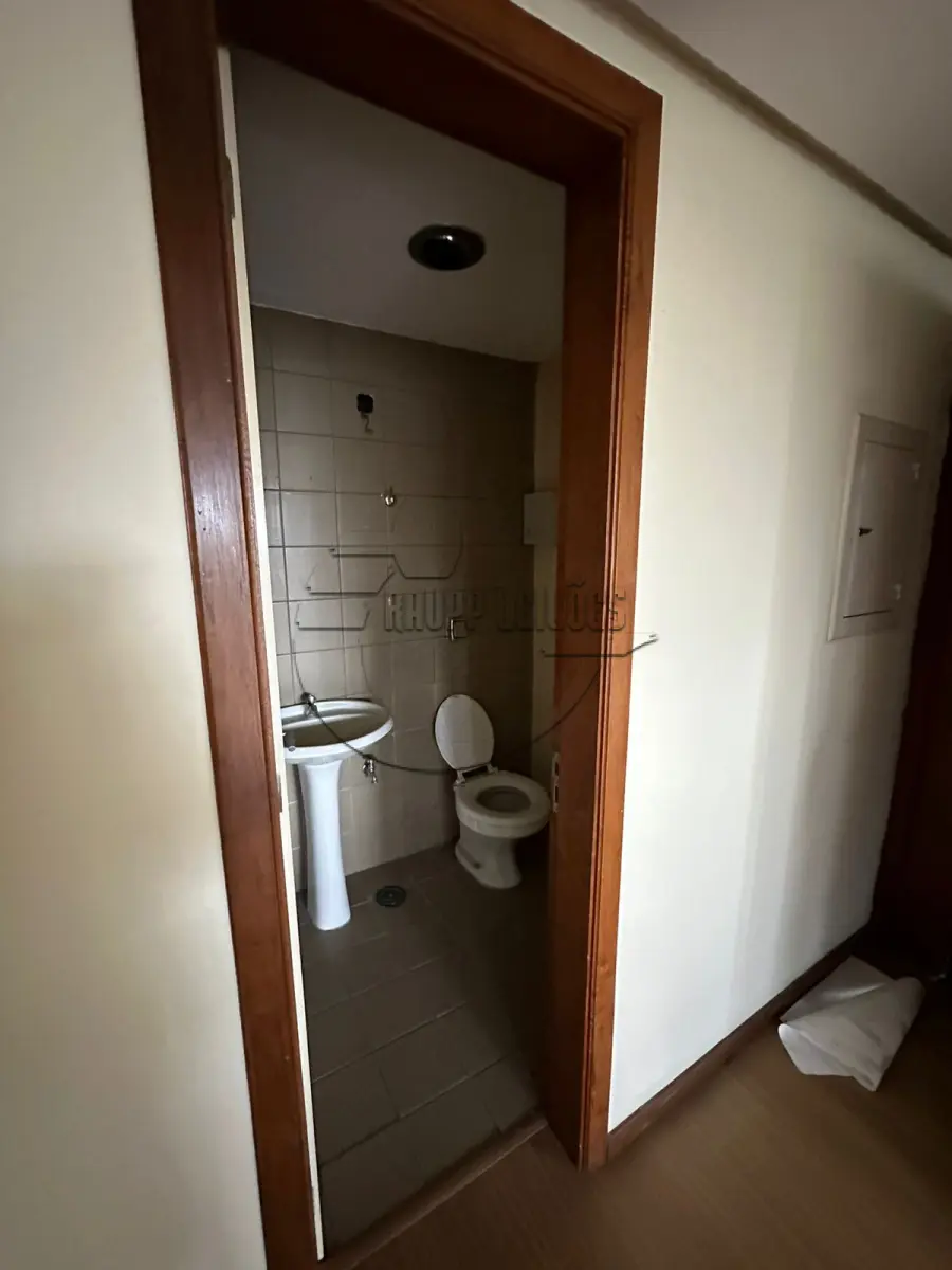 LOTE 013 - (PORTO ALEGRE/RS) Sala 504, c/40,70m² + Box 10 do Ed. Royal Center, na Rua Dom Pedro II