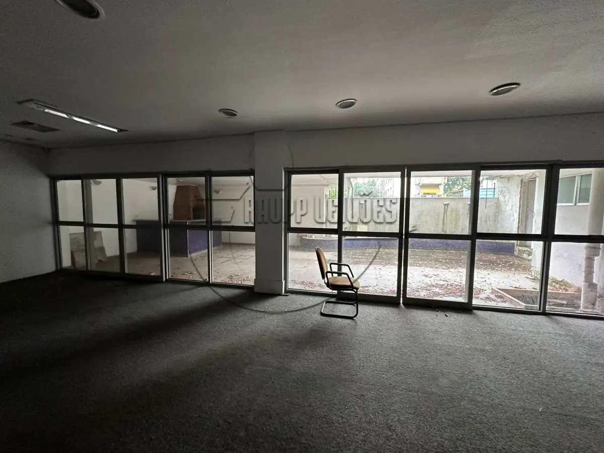 LOTE 001 - (PORTO ALEGRE/RS) Loja 1 do Ed. Royal Center, c/413,85m², na Rua Dom Pedro II