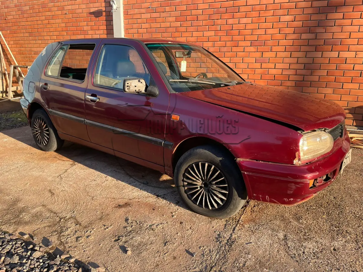 LOTE 008 - 02ª DATA | Um veículo IMP/VW GOLF GL, ano/mod. 1995/1995