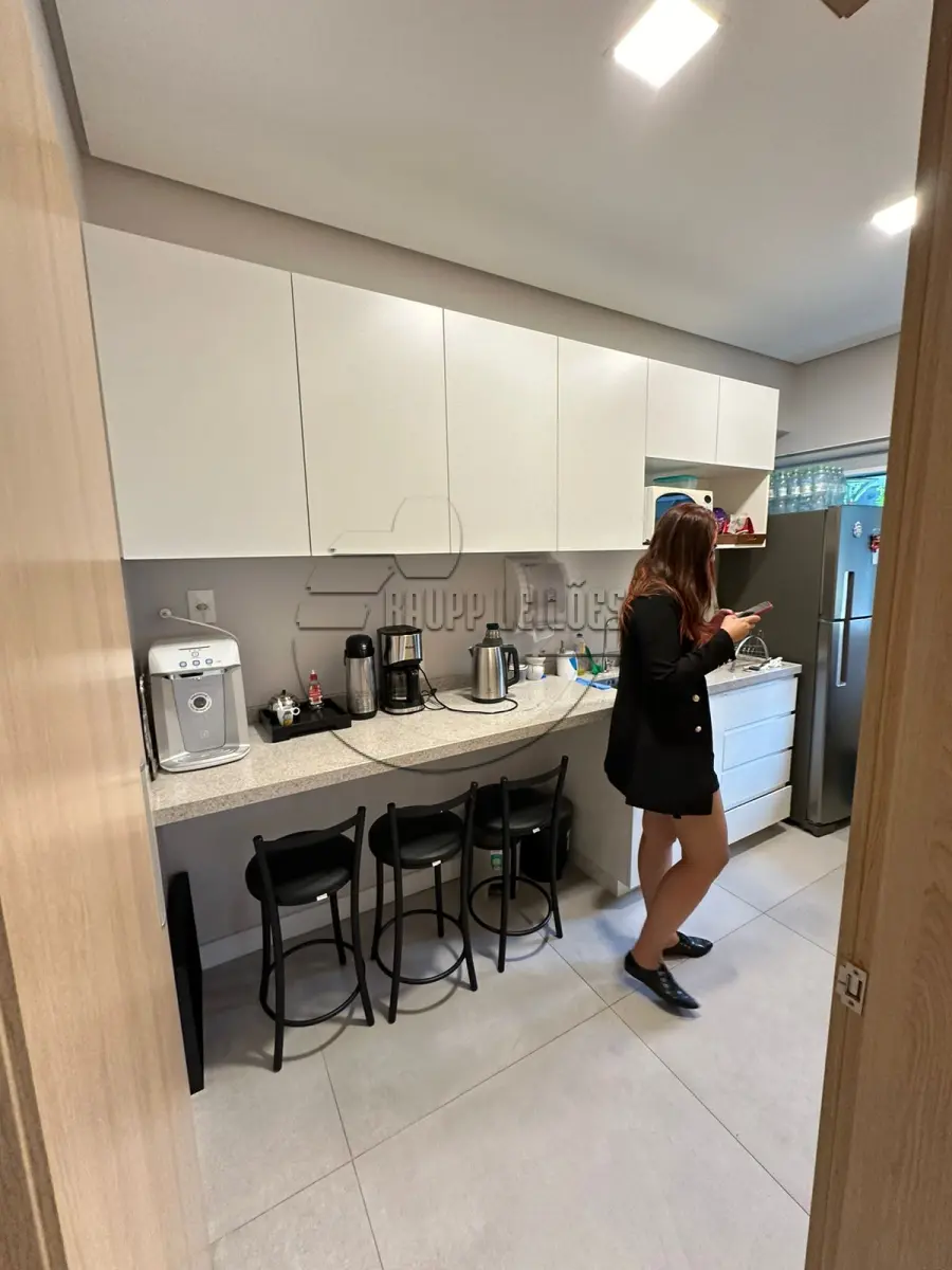 LOTE 004 - (PORTO ALEGRE/RS) Sala 401, c/36,80m² + Box 87 do Ed. Royal Center, na Rua Dom Pedro II