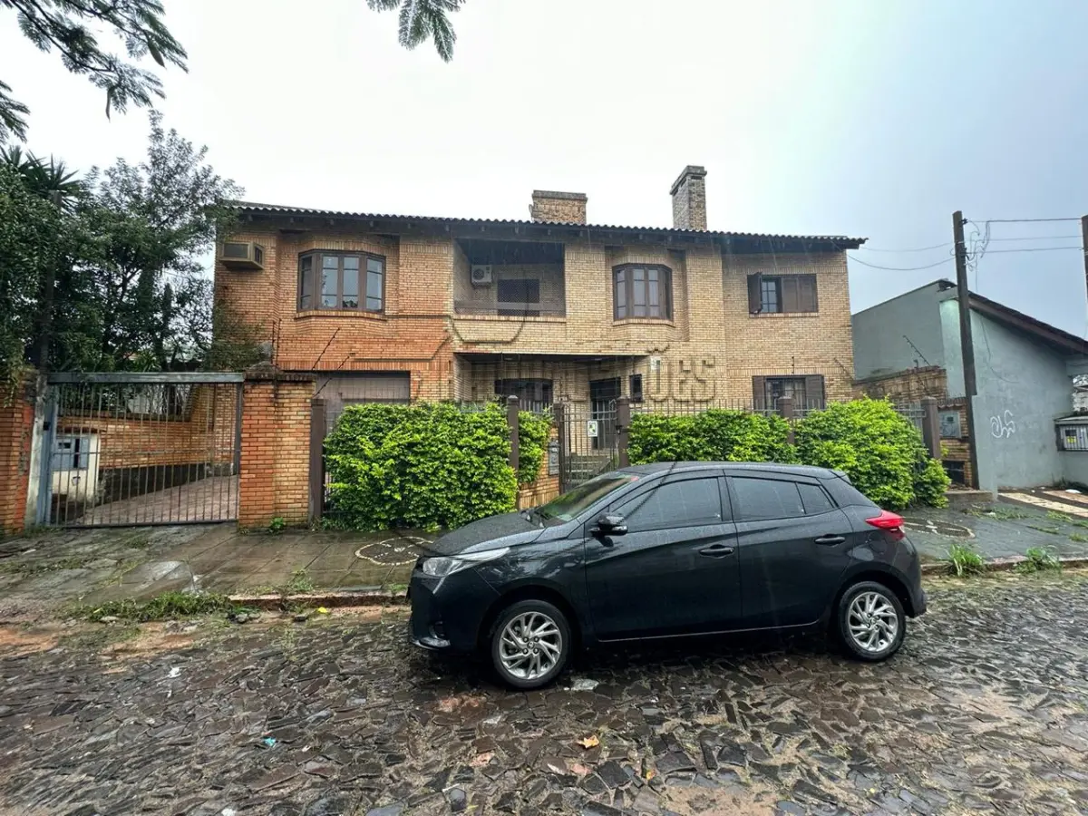 LOTE 003 - (PORTO ALEGRE/RS) Uma casa de 259,66m², no Bairro Vila João Pessoa