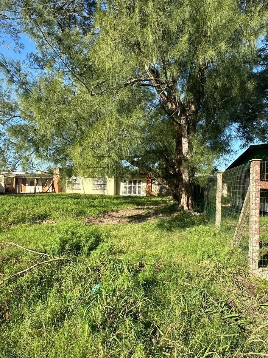 LOTE 001 - 02ª DATA | (CIDREIRA/RS) Um terreno de 486,00m², c/ benfeitorias de 158,60m², em Cidreira/RS