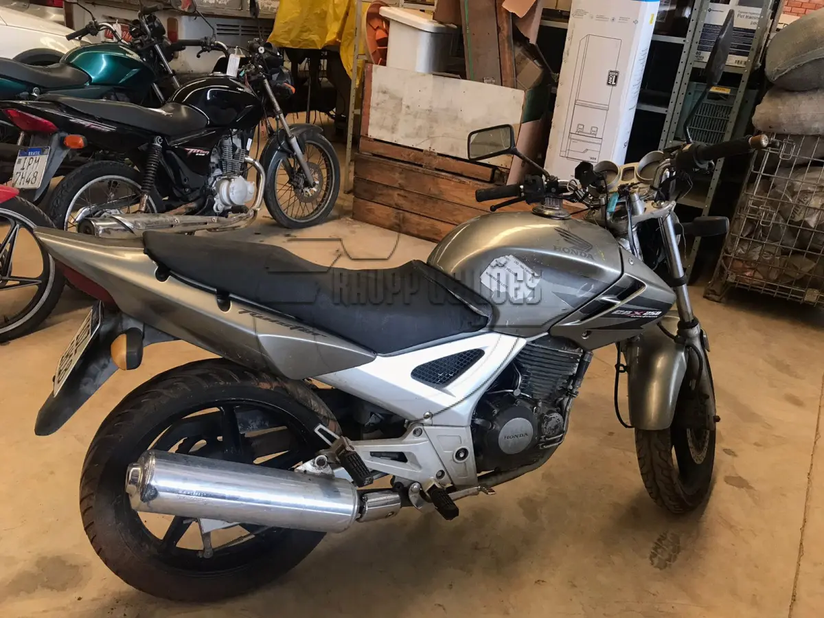 LOTE 014 - Uma motocicleta HONDA/CBX 250 TWISTER, ano/modelo 2008/2008