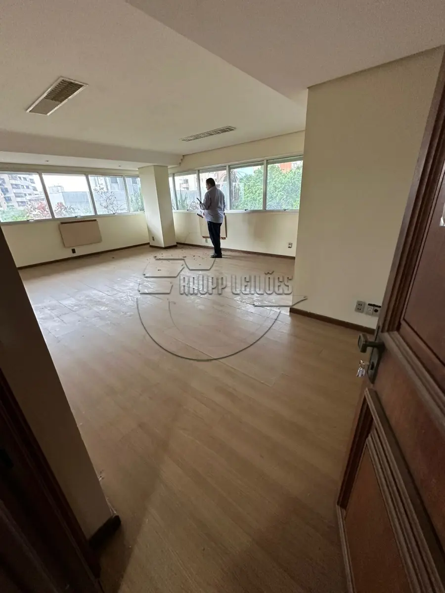 LOTE 013 - (PORTO ALEGRE/RS) Sala 504, c/40,70m² + Box 10 do Ed. Royal Center, na Rua Dom Pedro II