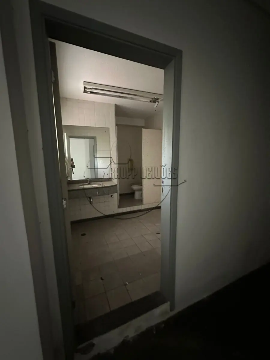 LOTE 001 - (PORTO ALEGRE/RS) Loja 1 do Ed. Royal Center, c/413,85m², na Rua Dom Pedro II