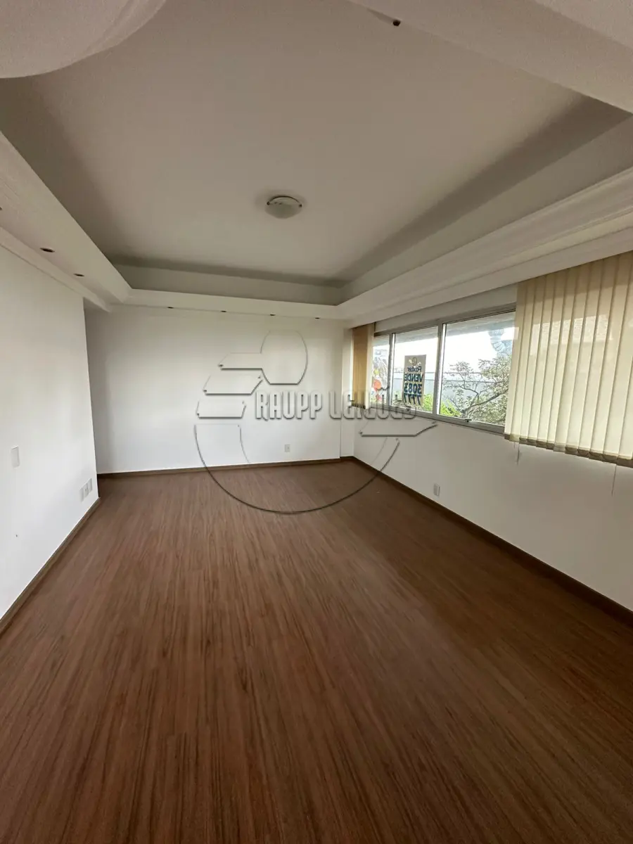LOTE 012 - (PORTO ALEGRE/RS) Sala 501, c/36,80m² + Box 02 do Ed. Royal Center, na Rua Dom Pedro II