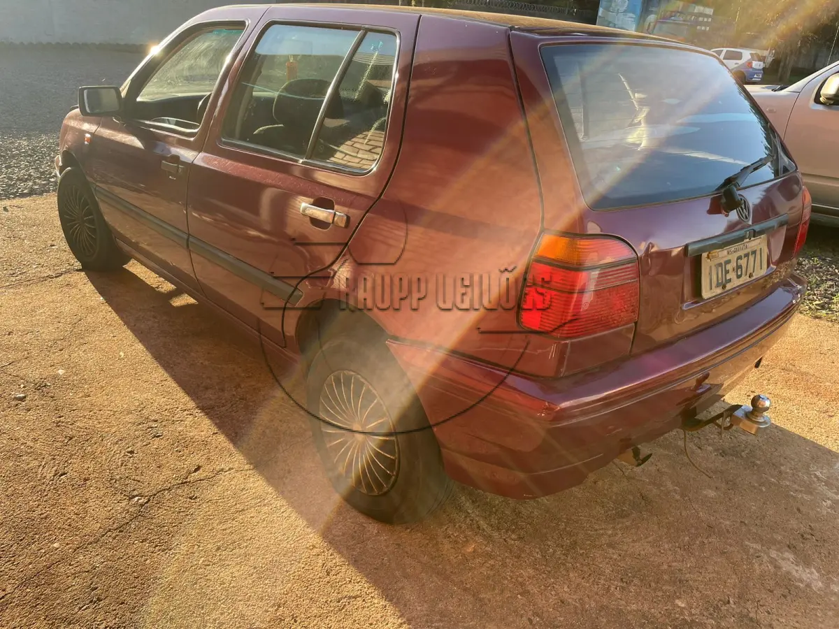 LOTE 008 - 02ª DATA | Um veículo IMP/VW GOLF GL, ano/mod. 1995/1995