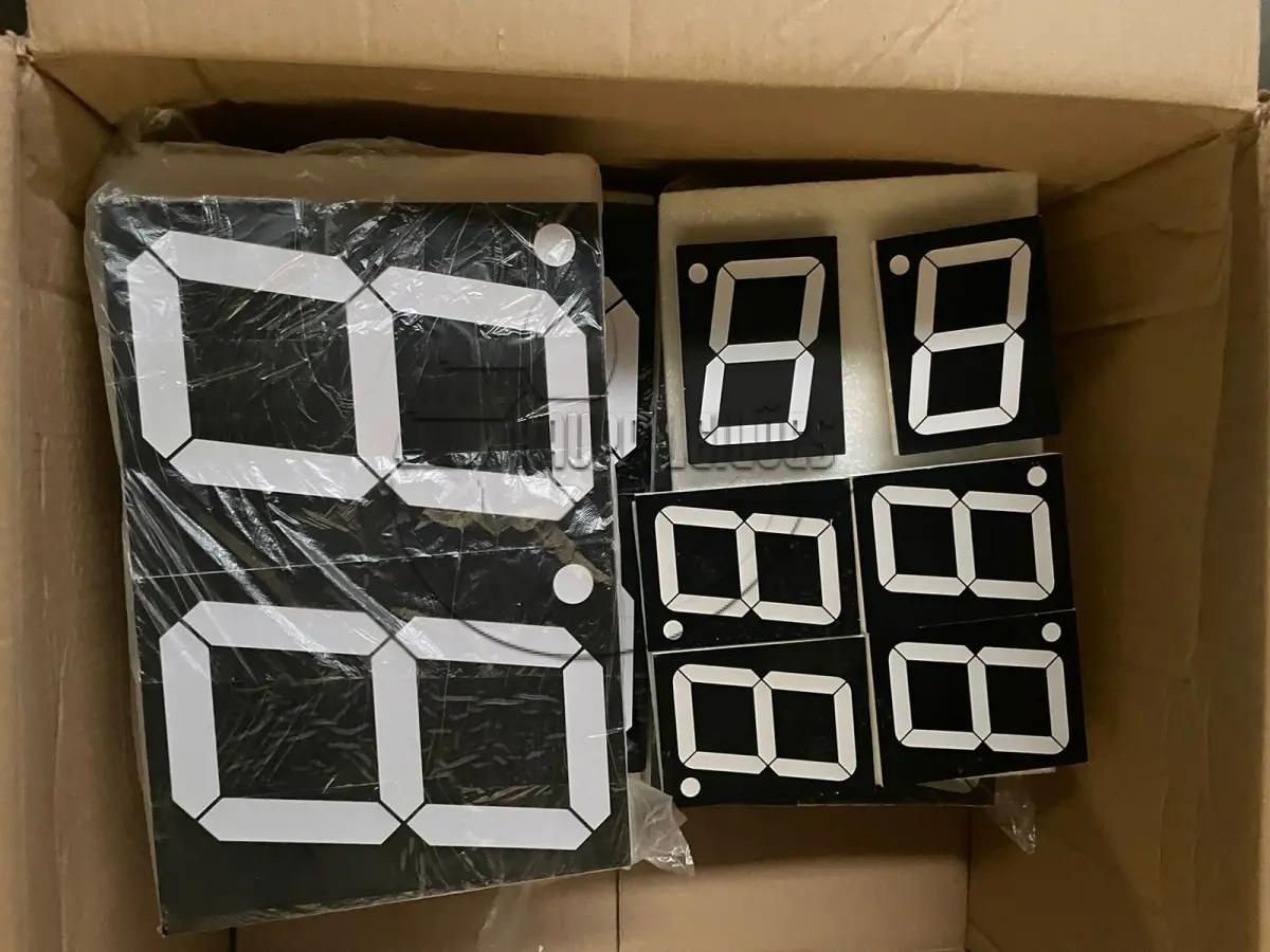 LOTE 020 - 540 unidades de Display luminoso 7 segmentos