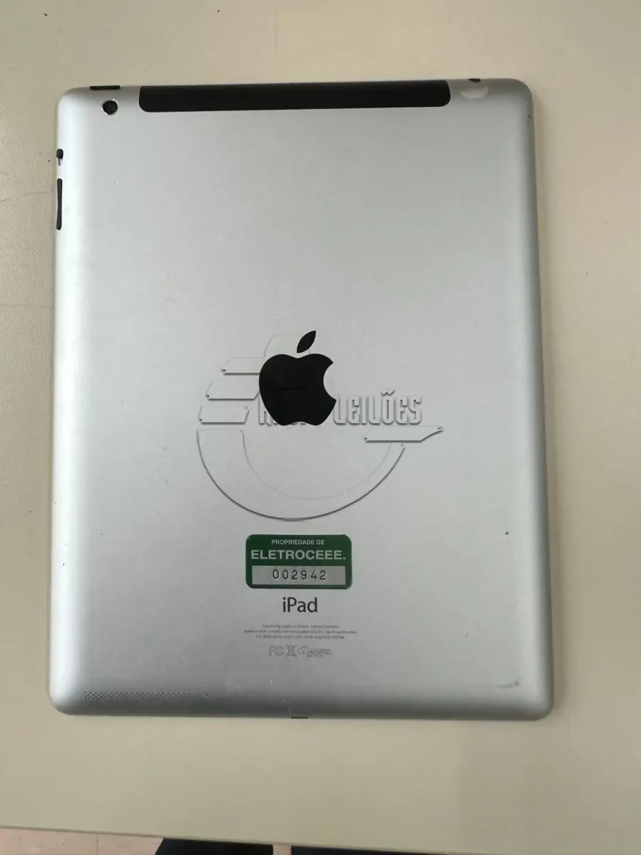 LOTE 012 - Um Ipad mod. A1459, 4° geração