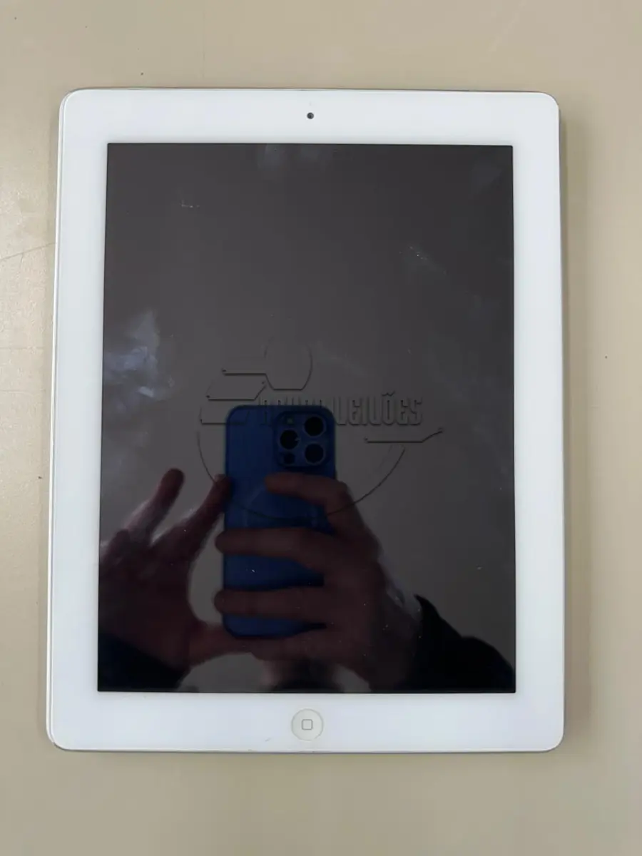 LOTE 019 - Um Ipad mod. A1459, 4° geração