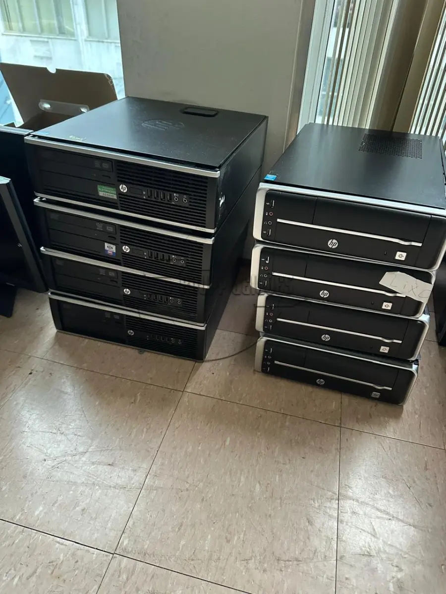 LOTE 007 - Aproximadamente 36 microcomputadores, marcas HP e DELL, com defeito