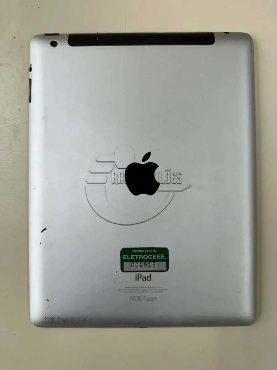 LOTE 017 - Um Ipad mod. A1459, 4° geração