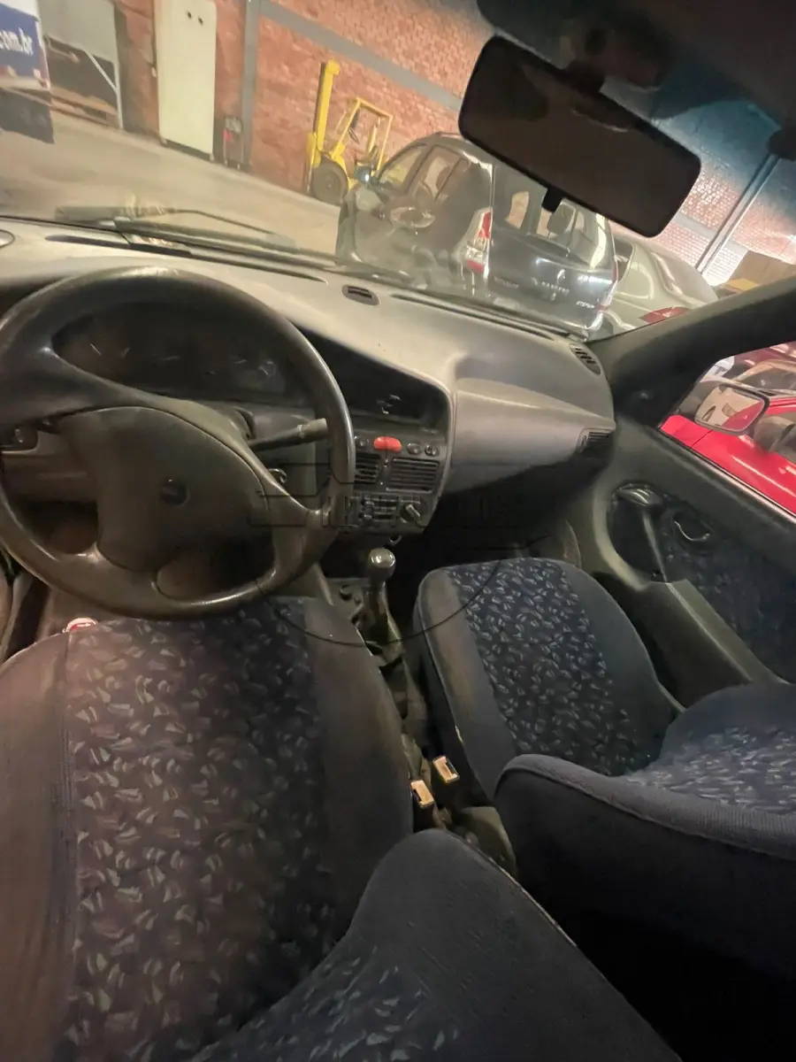 LOTE 024 - Um veículo marca/modelo IMP/FIAT SIENA 6 MARCHAS, ano/modelo 1998/1999