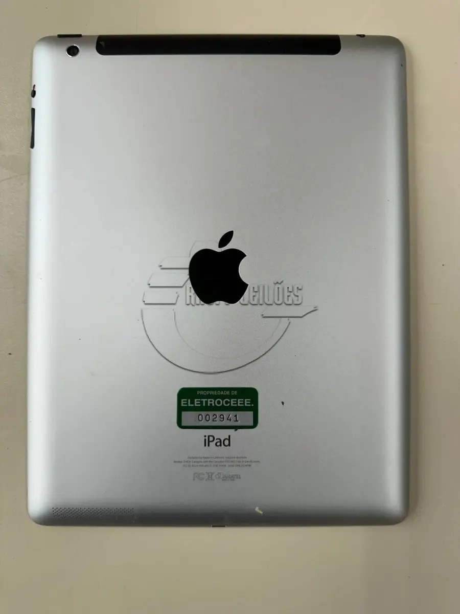 LOTE 018 - Um Ipad mod. A1459, 4° geração