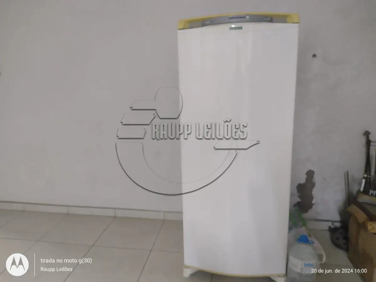 LOTE 022 - 02ª DATA | Diversos maquinários, tais como misturadores, conjs. de fabricação de resina, furadeira, tanques inox, compressor, entre outros.