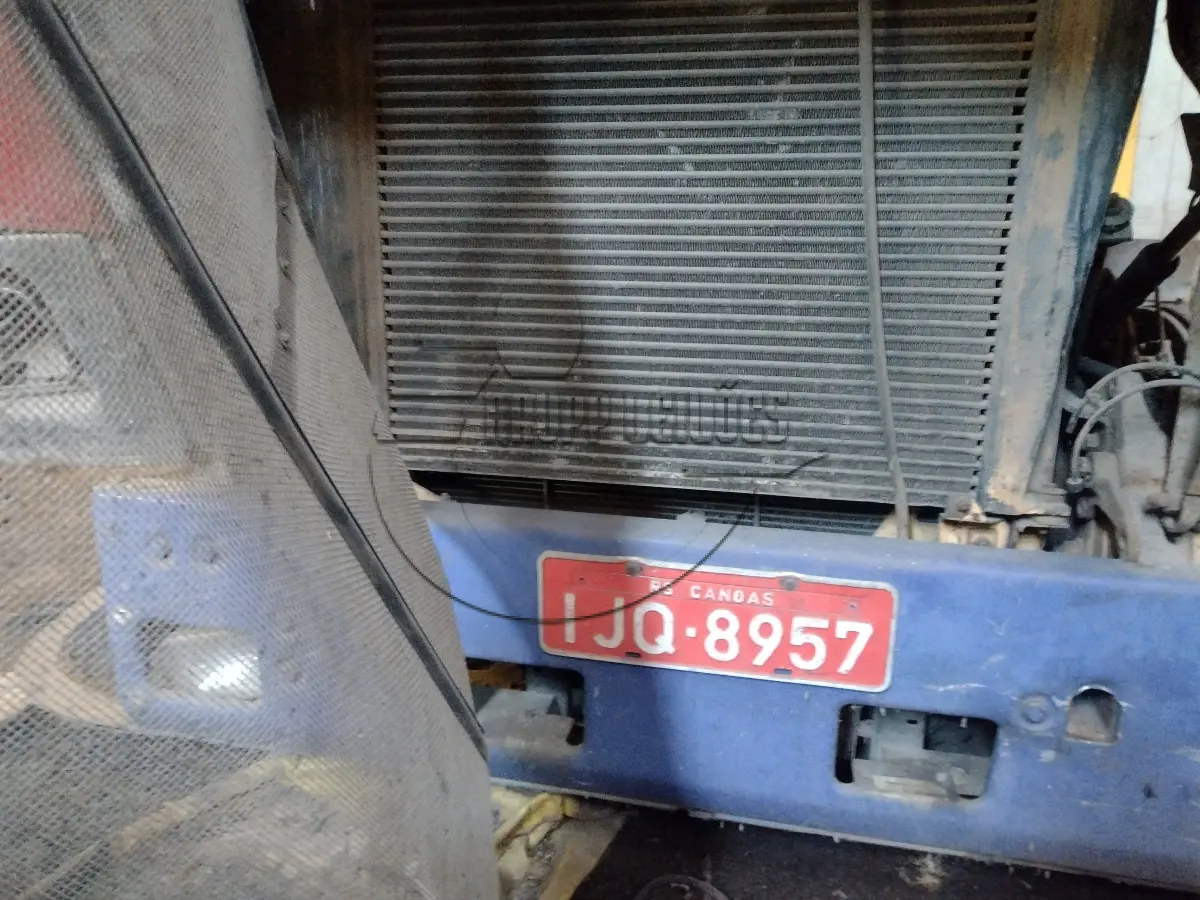 LOTE 012 - 03ª DATA | Um caminhão Navistar/International, modelo 9800 6X4, ano/modelo 2000/2001