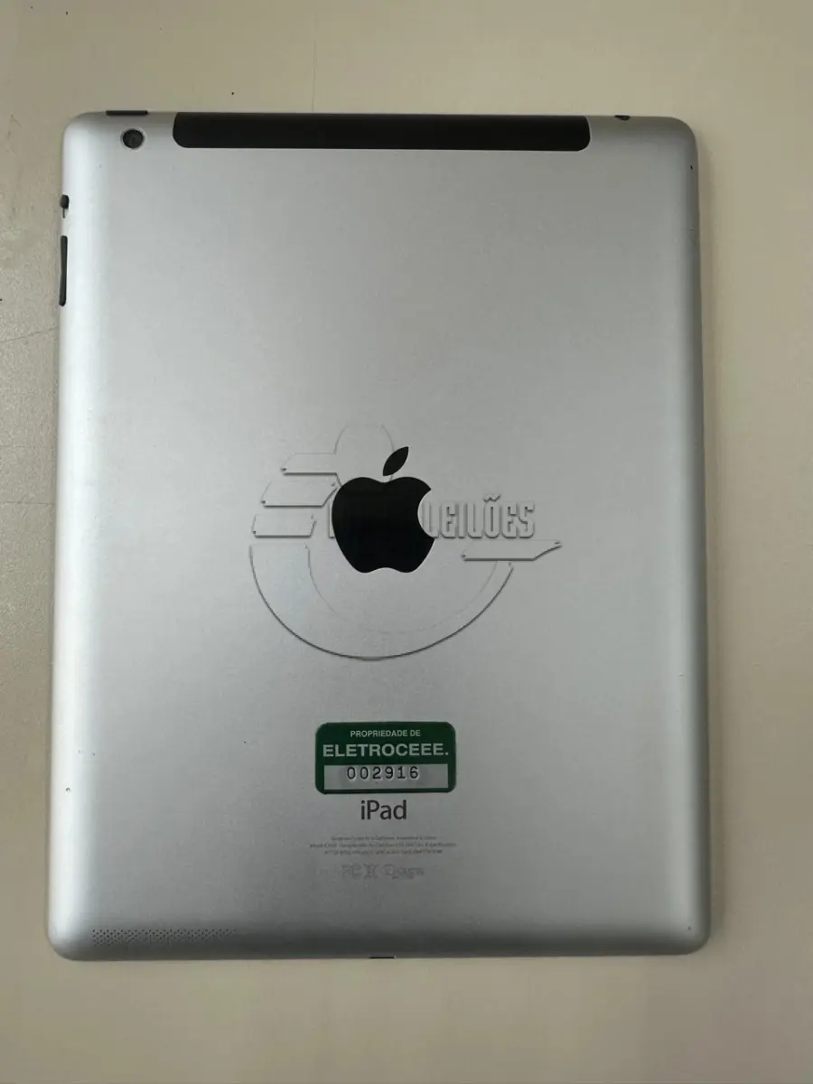 LOTE 014 - Um Ipad mod. A1459, 4° geração