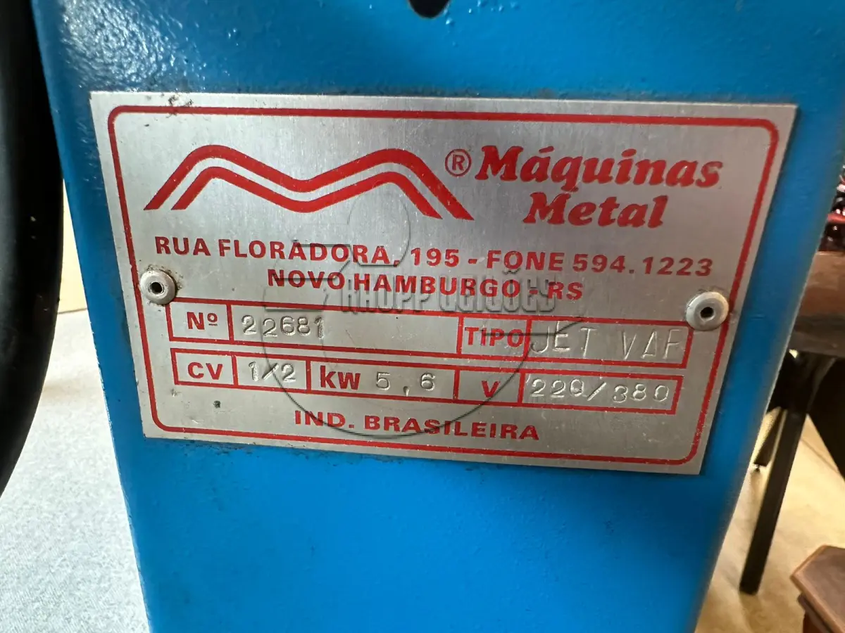 LOTE 016 - Uma máquina para tirar rugas, tipo Jet vap