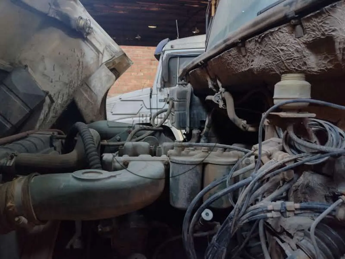 LOTE 025 - Um caminhão Mercedes Benz, modelo LS 1941, ano/modelo 1994/1994