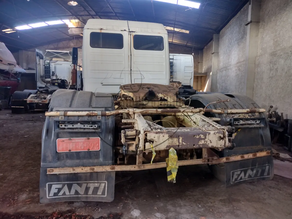 LOTE 015 - 02ª DATA | Um caminhão  Mercedes Benz, modelo LS 1941, ano/modelo 1992/1992